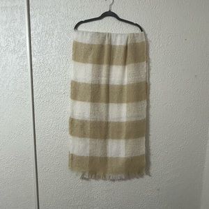 Steve Madden Checkered Shawl/Scarf